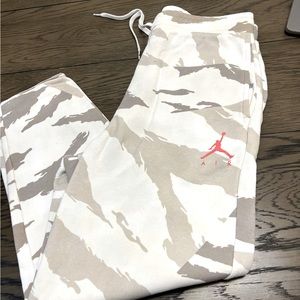 Air Jordan camo sweat pants